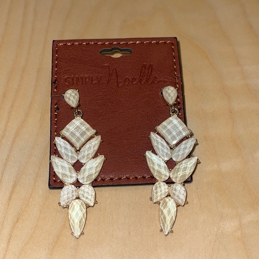 Simply Noelle Earrings